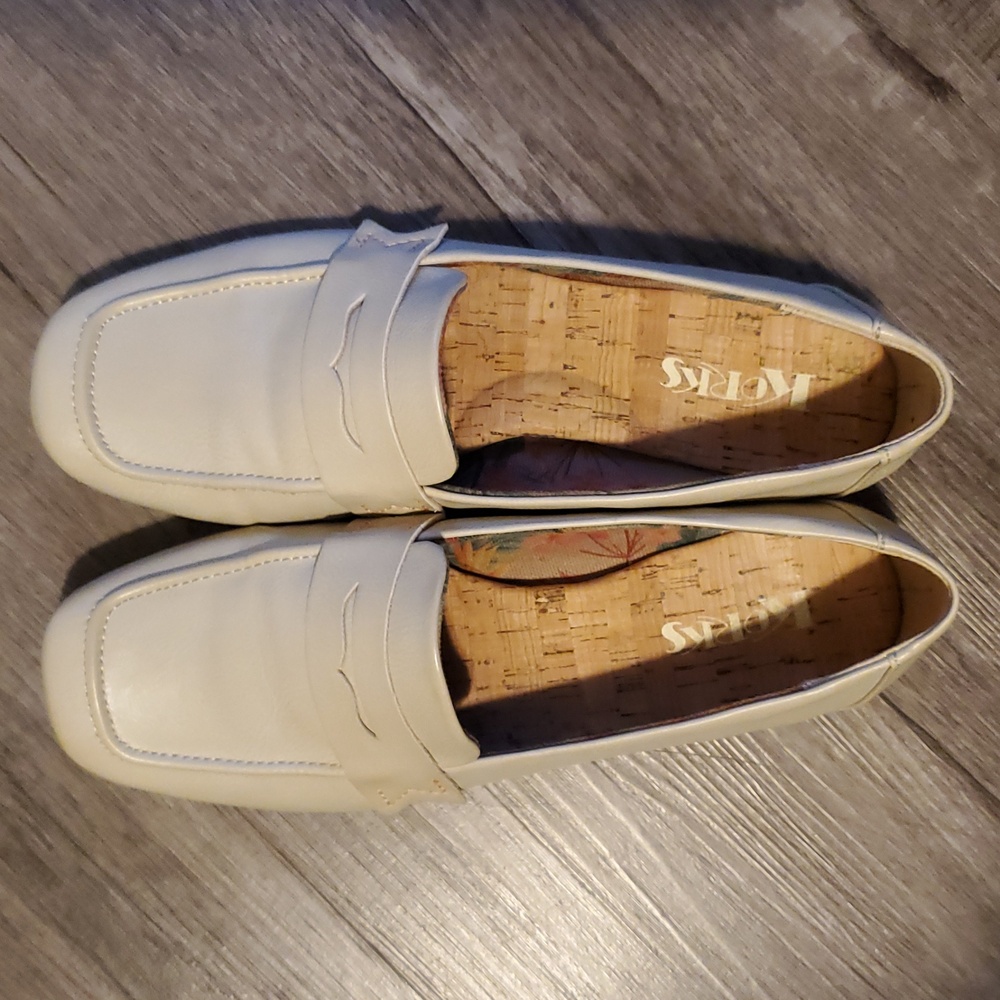 Korks Cream Leather Slip-On Shoes